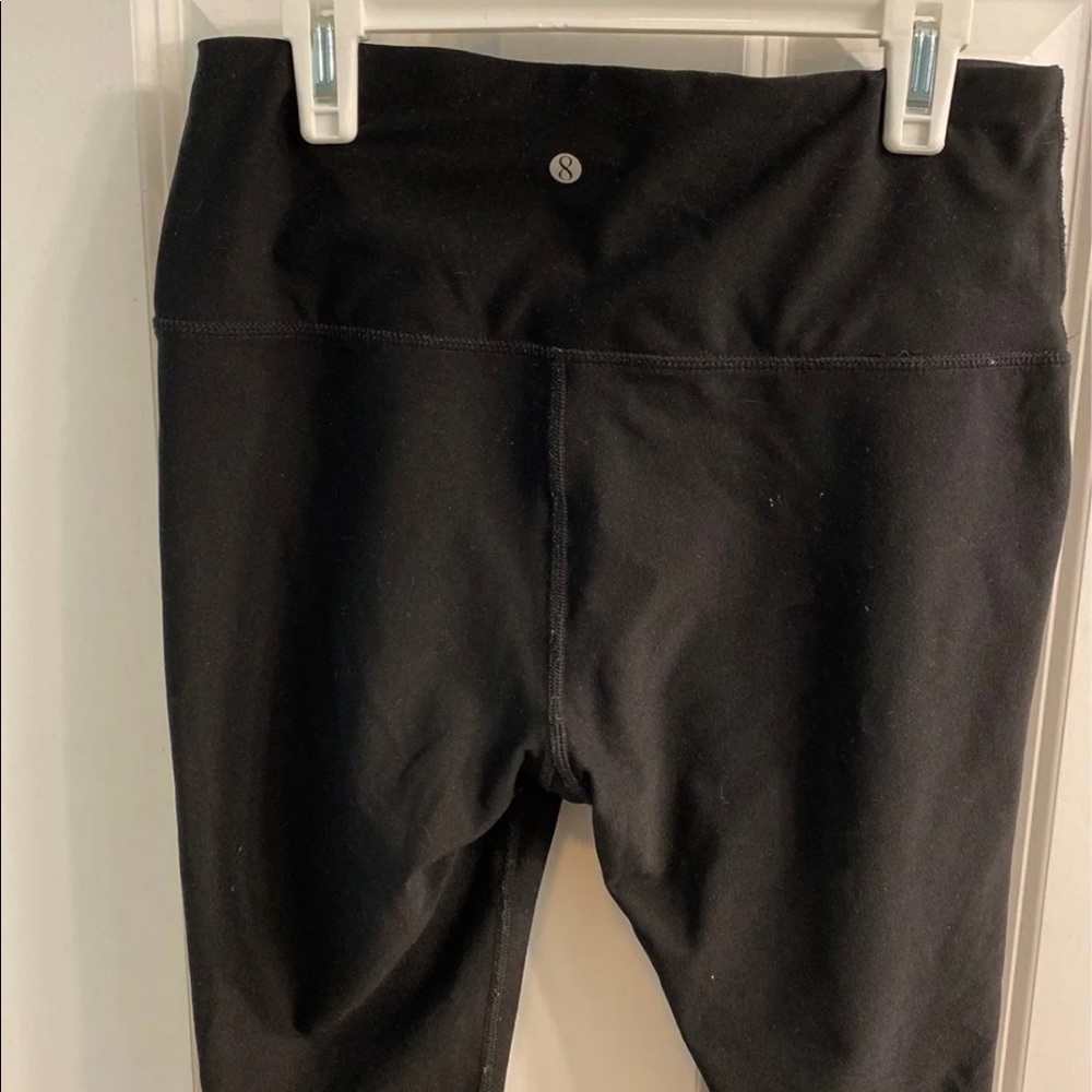 Layer 8 Cropped Leggings - Picture 5 of 5